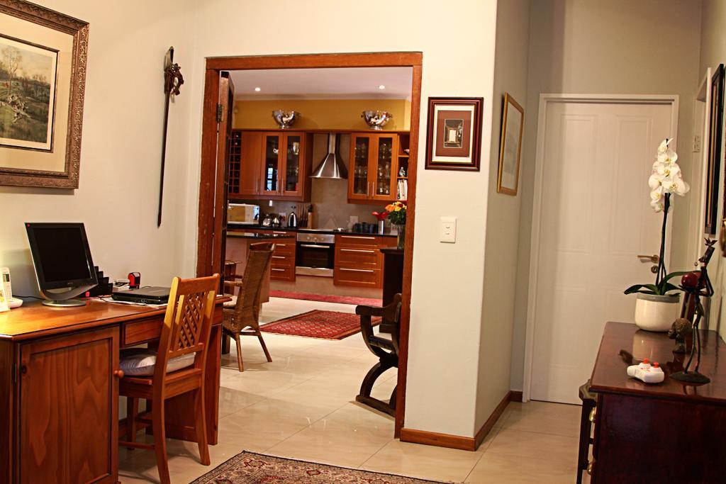 Golf And Garden Guesthouse Somerset West Bagian luar foto